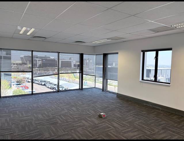 294M² OFFICE TO LET IN VORNA VALLEY